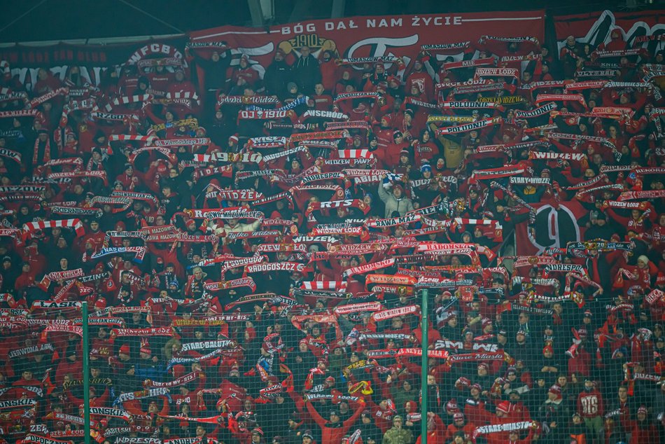 Łódź. Kibice na meczu Widzew Łódź - Cracovia. Byłeś/aś? Znajdź się w galerii!