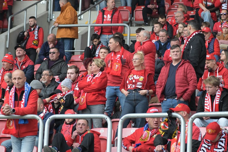 Łódź. Kibice na meczu Widzew Łódź - Bruk-Bet Termalica Nieciecza. Byłeś/aś? Znajdź się w galerii!