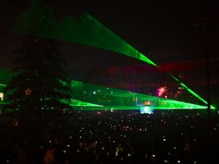 pokaz laserów w centrum handlowym