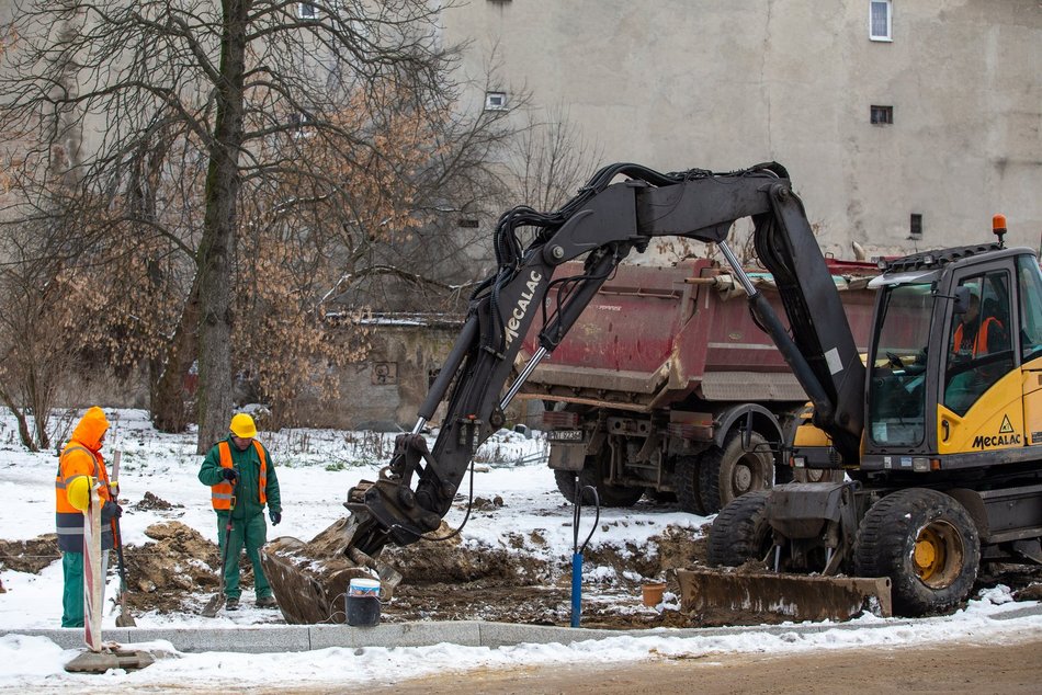 Remont Wojska Polskiego. Zwężenie Strykowskiej