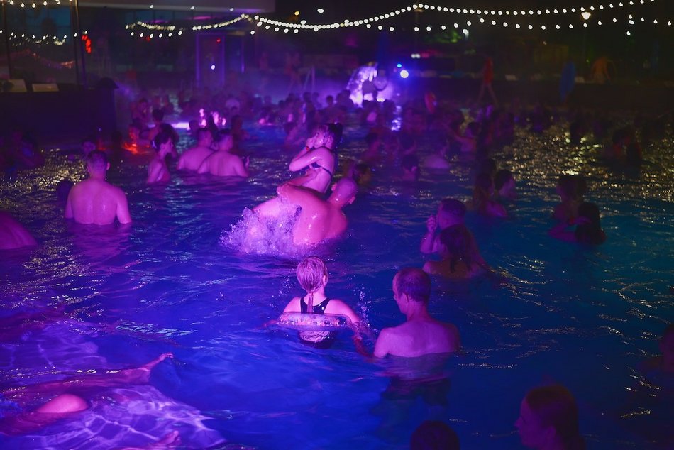 Łódź. Pink Party w Aquaparku Fala. To najbardziej różowa impreza w Łodzi
