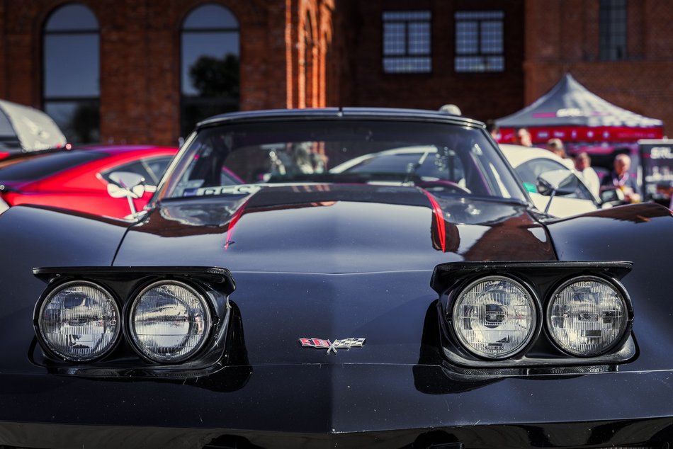 Łódź. Zlot amerykańskich samochodów w Łodzi. Prawdziwe perły motoryzacji