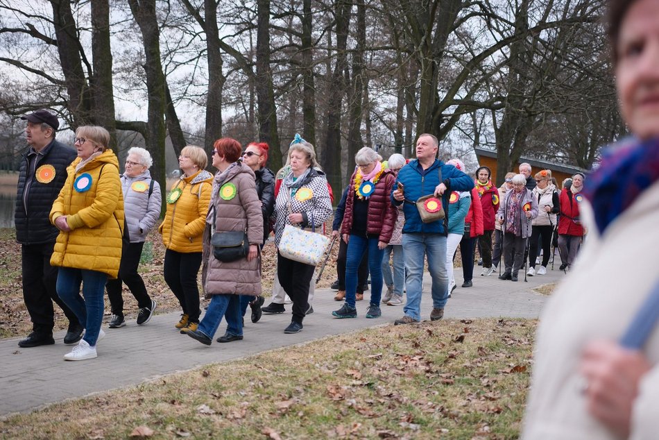 Topienie marzanny na Stawach Jana w Łodzi. Kolorowy korowód pożegnał zimę!
