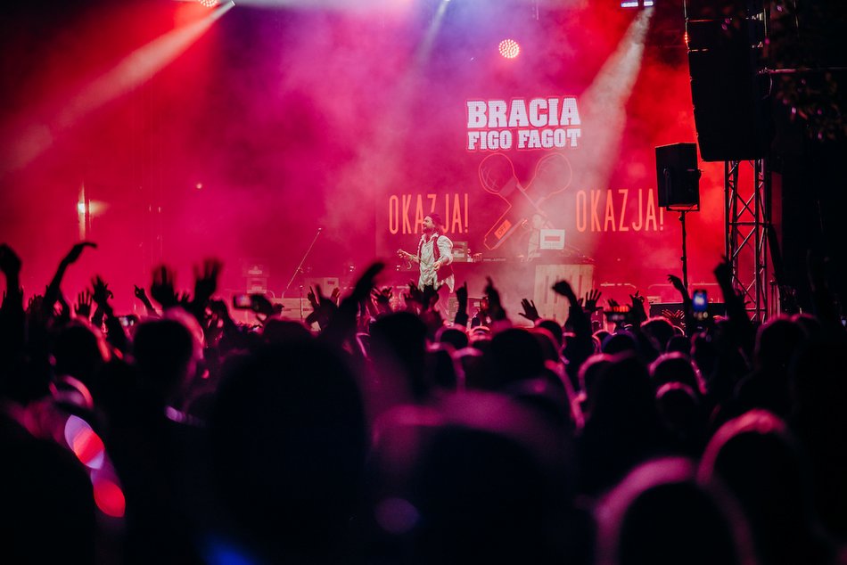 Łódź. Juwenalia 2025 w Łodzi. Pierwsze koncerty na Lumumbowie przyciągnęły tłumy