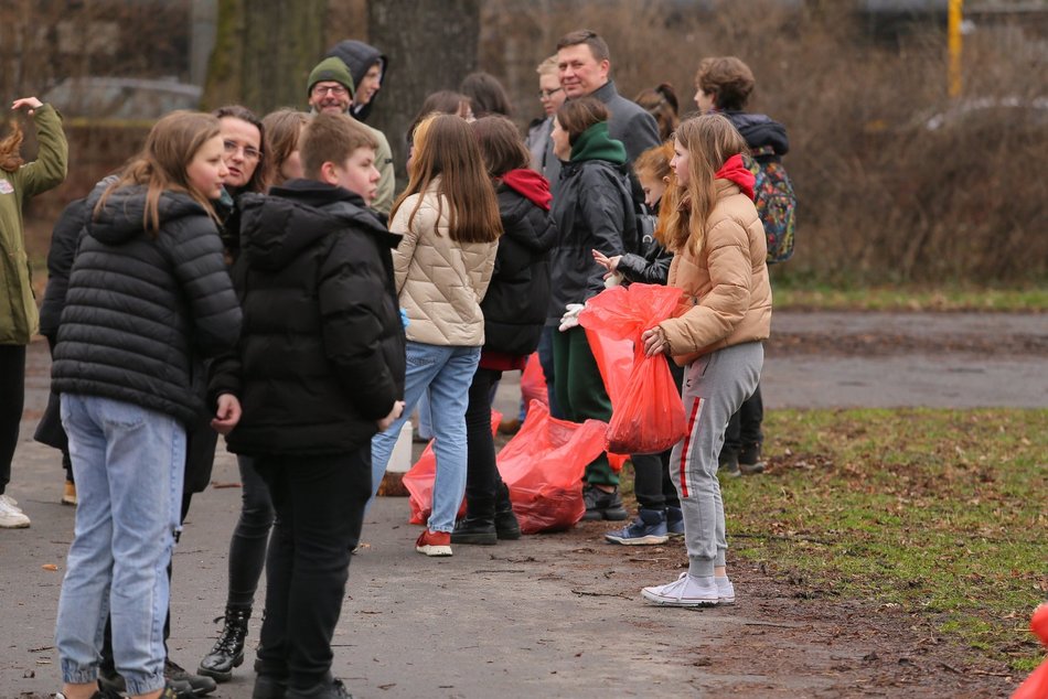 Galante Sprzątanie Łodzi. Uczniowie dołączyli do akcji i pożytecznie spędzili dzień wagarowicza