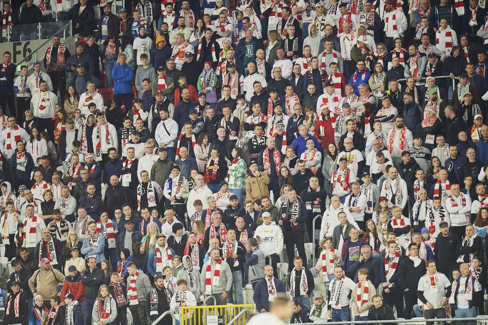 Kibice na meczu ŁKS Łódź - Wisła Kraków. Tłumy na trybunach