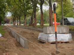 Łódź. Budowa drogi rowerowej na ul. Tatrzańskiej w Łodzi