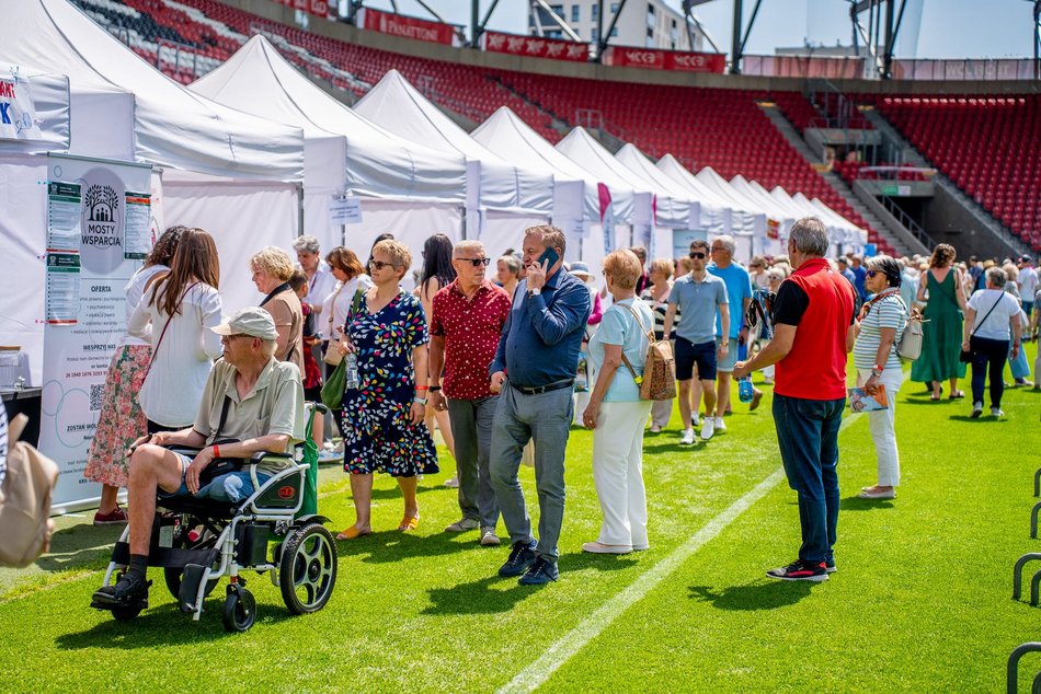 Huczny finał Senioraliów 2026 w Łodzi. Jolanta Kwaśniewska, zajęcia fitness, stoiska i inne