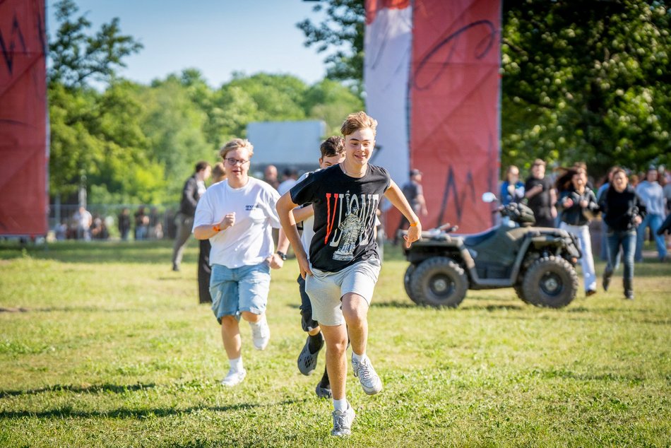 Łódź. Tłumy na Juwenaliach 2026 w Łodzi. Byłeś/aś pierwszego dnia? Znajdź się na zdjęciach!