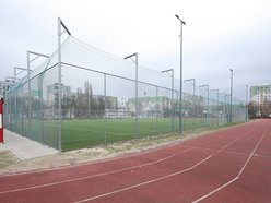 Łódź. Nowe boiska i hale sportowe w Łodzi. Skorzystają z nich uczniowie i... wszyscy Łodzianie