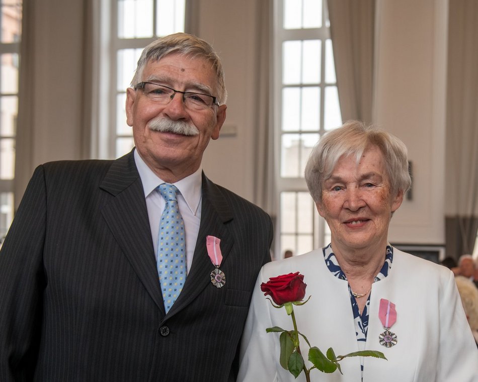 Łódź. Medale za długoletnie pożycia małżeńskie. Rekordziści są razem ponad 60 lat!