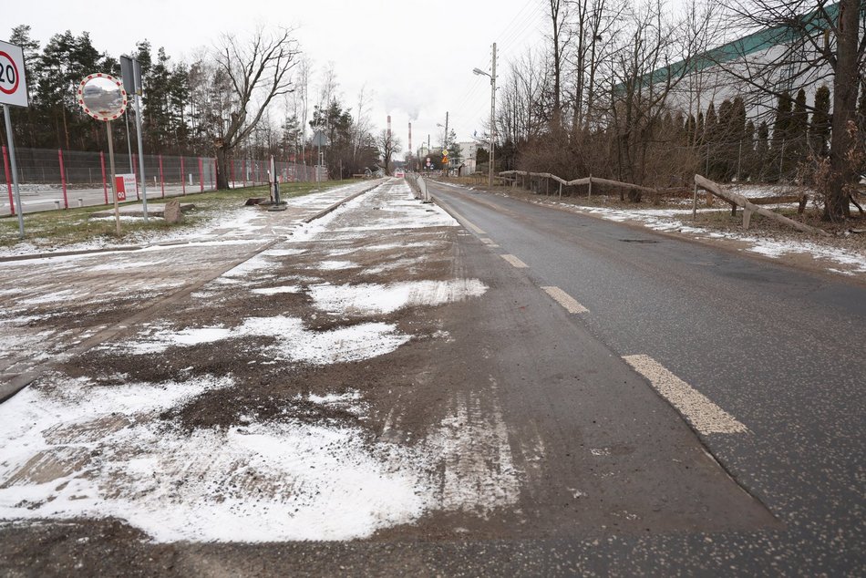 Łódź. Nowy asfalt na Zakładowej w Łodzi. Remont ważnej ulicy na Olechowie bliżej finiszu
