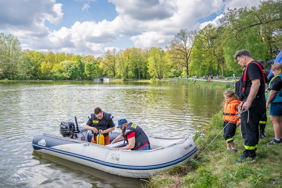 Łódź. Piknik w Arturówku. Łodzianie rozpoczęli majówkę 2025 nad wodą