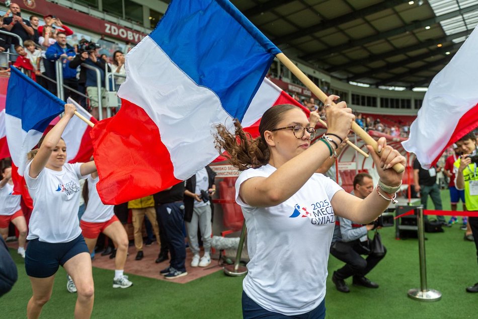 Łódź. Mecz Gwiazd w Łodzi. Na murawie Boniek, Krzynówek, Krychowiak