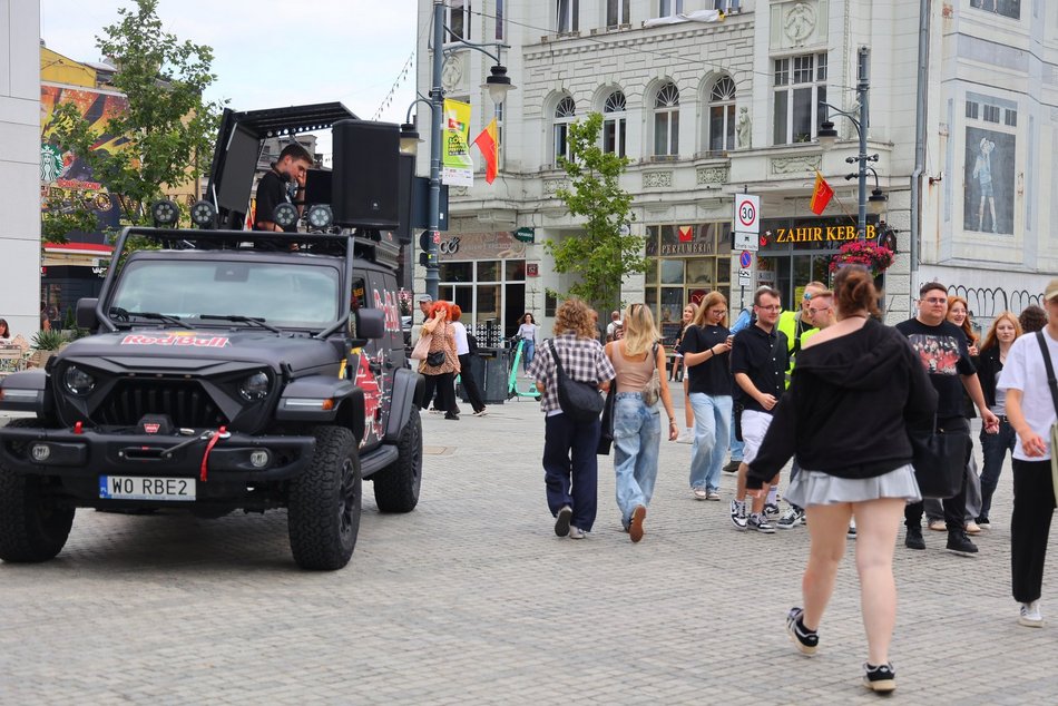 Pierwszy dzień 602. Urodzin Łodzi. Technobus, DJ na placu Wolności i impreza przy Stajni Jednorożców!
