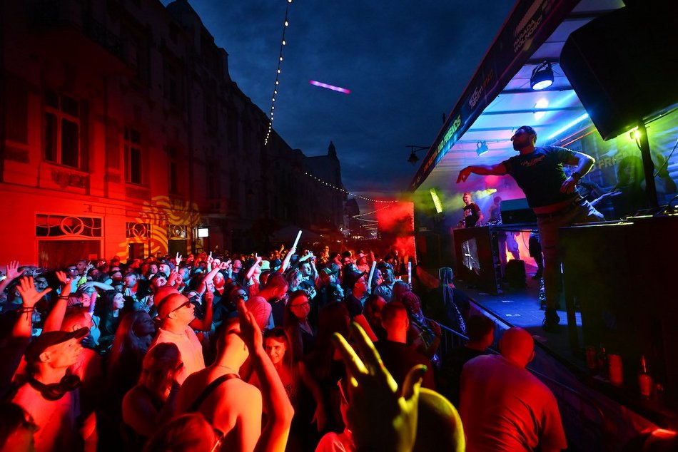 Łódź. Parada Wolności 2025 w Łodzi. Największy klub muzyczny pod gołym niebem