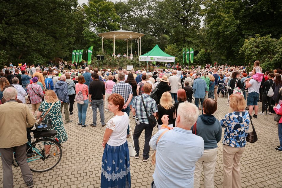 Łódź. Letnie Koncerty w Altanie. Filmowa muzyka w interpretacji zespołu Tripper Stompers