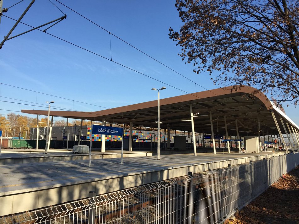 Łódź. Węzły przesiadkowe w Łodzi. MPK Łódź, pociągiem, a może rowerem miejskim? Podróżuj jak ci wygodnie!