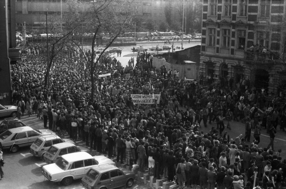 Łódź. Rocznica Marszu Głodowego Kobiet w Łodzi. Janina Kończak była głosem tysięcy demonstrantek