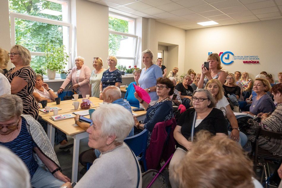 Nowy Klub Seniora przy Wileńskiej w Łodzi otwarty! Tłum seniorów