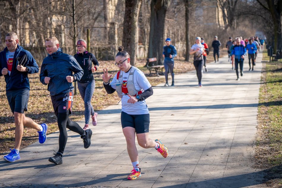 Łódź. Parkrun w Parku Poniatowskiego w Łodzi. Brałeś udział w biegu? Znajdź się na zdjęciach!