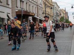 Łódź. Nightskating Łódź za nami. Rolkarze znów opanowali Piotrkowską