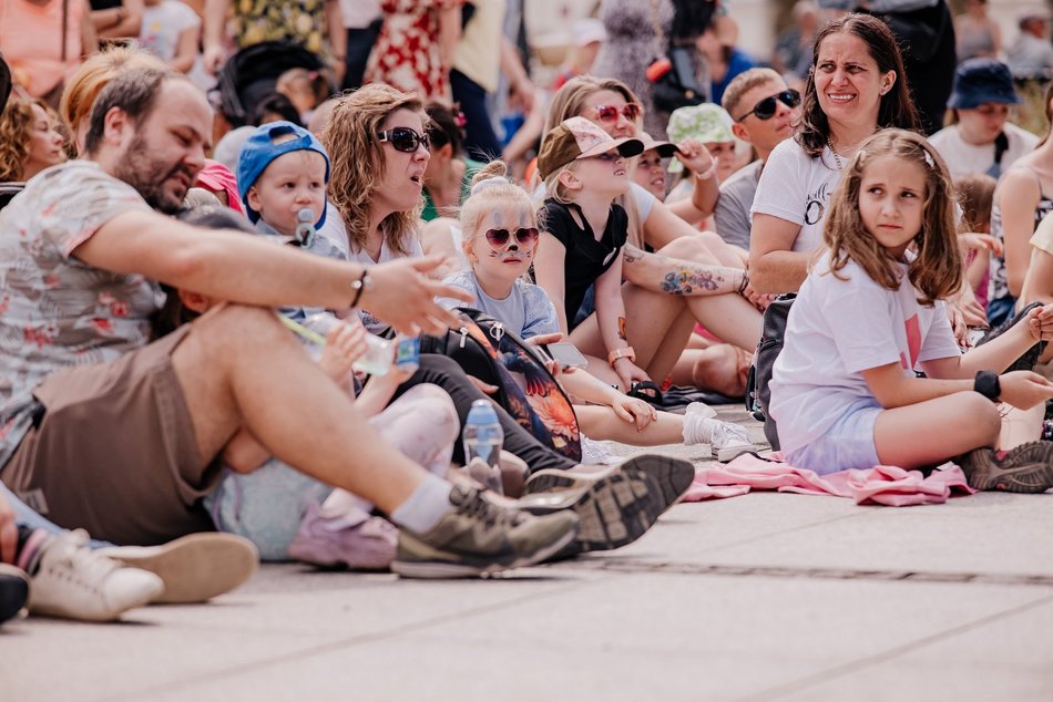 Łódź. Miejski Dzień Dziecka 2025 w Łodzi. Majka Jeżowska, dmuchańce i pokazy [ZDJĘCIA]