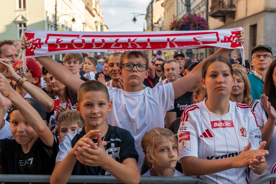 ŁKS Łódź zaprezentował skład na placu Wolności! Byłeś/aś tam? Odszukaj się w galerii
