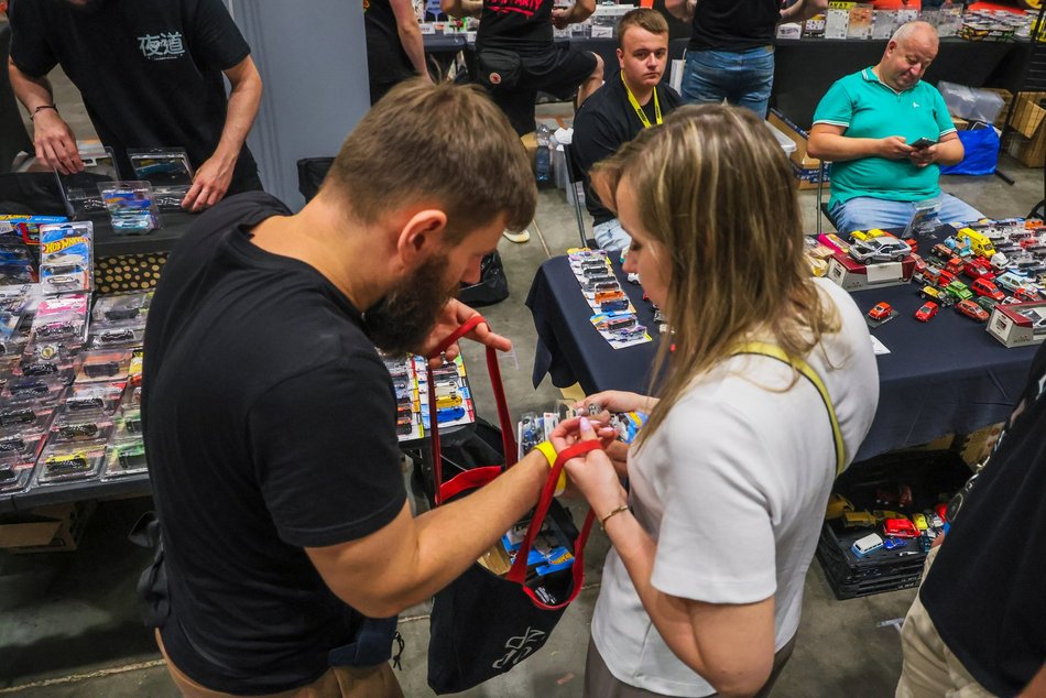 Łódź. Hot Wheels opanowały halę Expo Łódź! Setki miniatur aut, wyścigi na żywo i nie tylko!