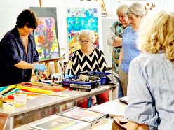 Łódź. Angielski, malarstwo, a może wyszywanie? Warsztaty dla seniorów w MSK Teofilów