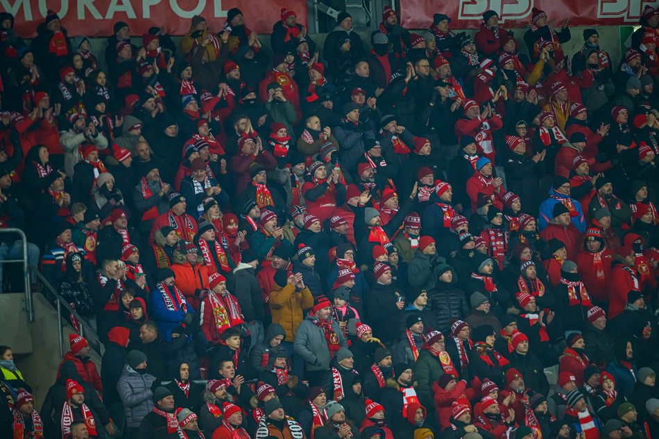 Łódź. Kibice na meczu Widzew Łódź - Cracovia. Byłeś/aś? Znajdź się w galerii!