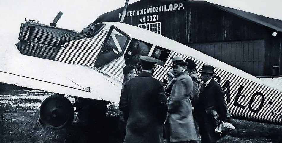 Lotnisko w Łodzi kończy 100 lat! Zobacz, jak wyglądało dawniej!