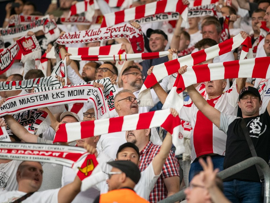 Mecz ŁKS Łódź – Korona Kielce. Kibice na trybunach stadionu przy al. Unii