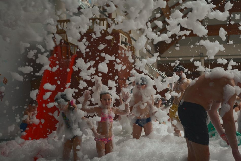 Łódź. Piana Party w Aquaparku Fala