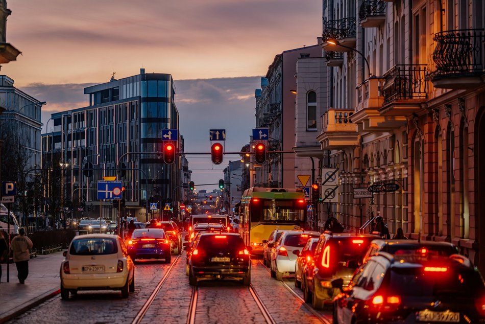 Łódź. New Iron w Łodzi o zachodzie słońca. Widok zapiera dech w piersiach!