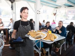 Łódź. Wyjątkowa smażalnia ryb w Łodzi. W Tłustym Śledziu zjesz lepiej niż nad Bałtykiem!