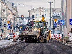 Łódź. Remont Struga w Łodzi postępuje. Część nowej jezdni już ułożona