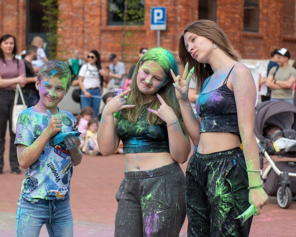 Łódź. Święto Kolorów w Ogrodach Geyera w Łodzi. Świetna zabawa i mnóstwo uśmiechu