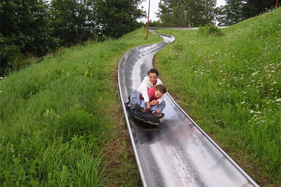 Łódź. Całoroczny tor saneczkowy (ul. Starorudzka 50)