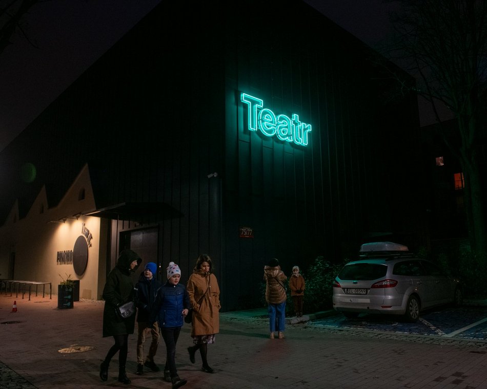 Nowy neon na Teatrze Pinokio