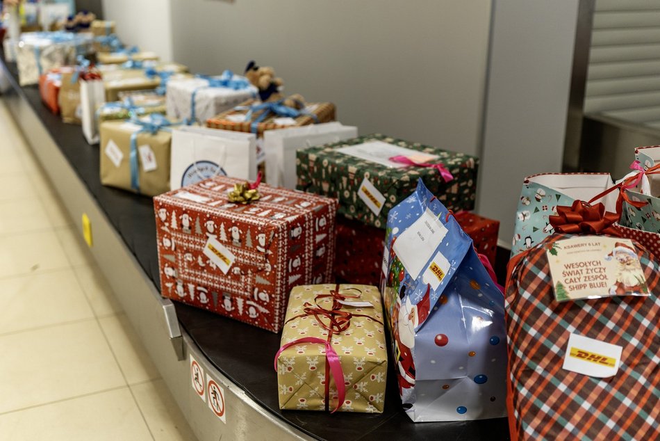 Święty Mikołaj wylądował na lotnisku w Łodzi