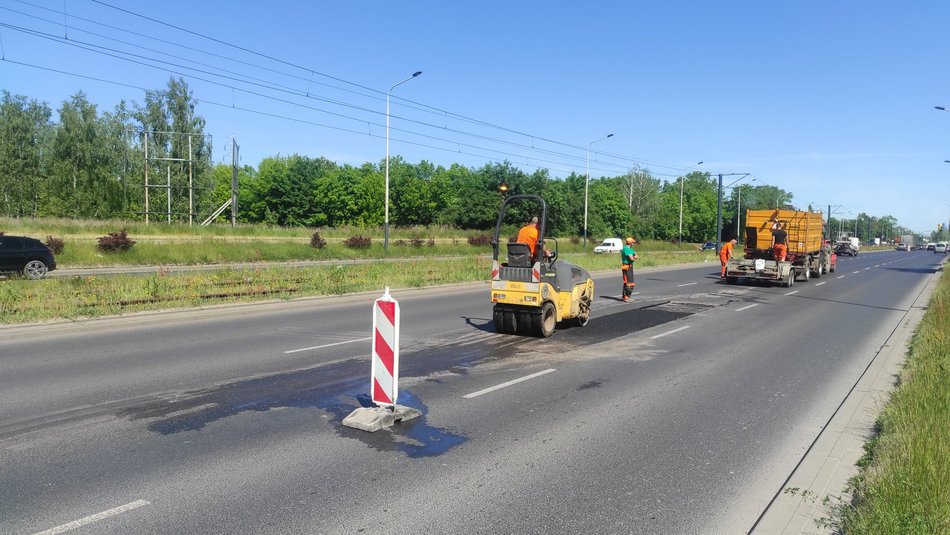 Remont nawierzchni na al. Włókniarzy w Łodzi