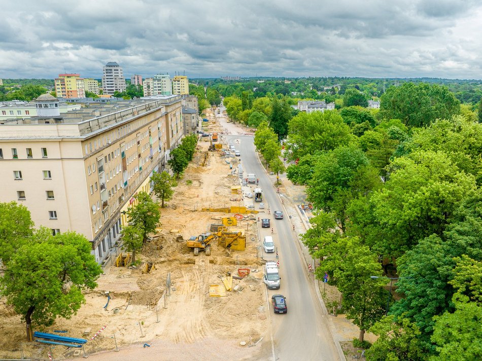 robotnicy pracujący przy remoncie ulicy