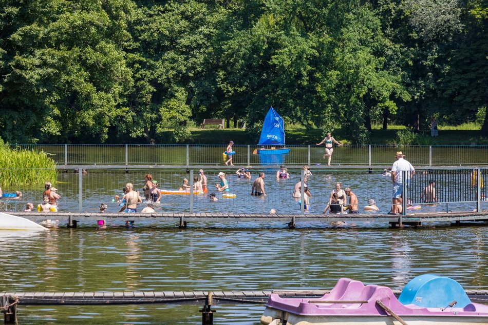Upalna niedziela na Stawach Stefańskiego. Zobacz, jak wypoczywali Łodzianie