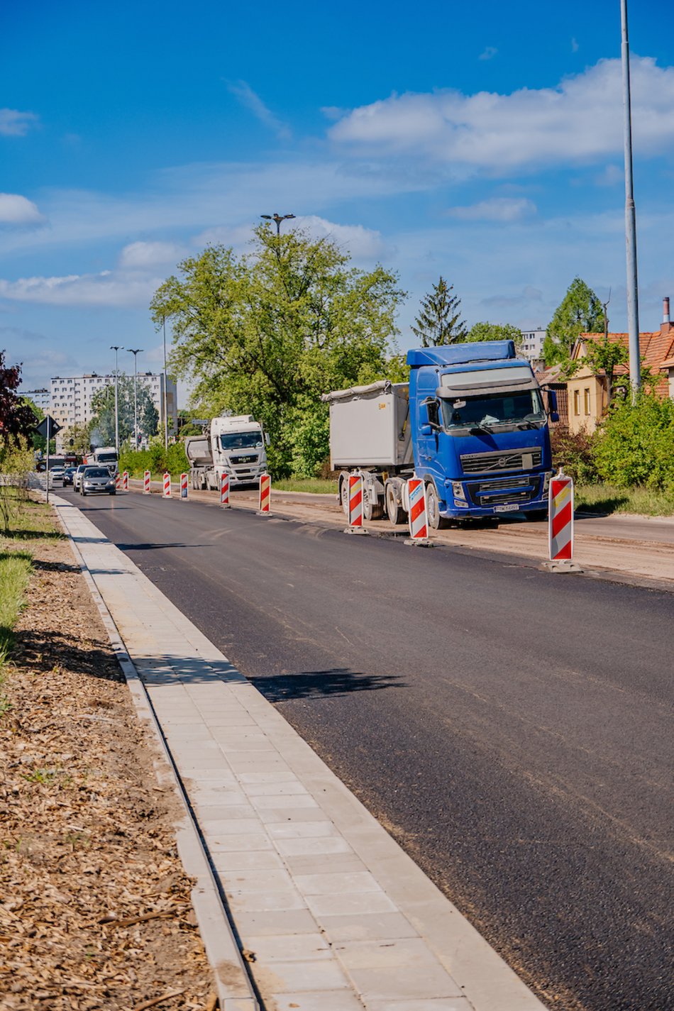 Łódź. Na Julianowskiej drogowcy wymieniają nawierzchnię