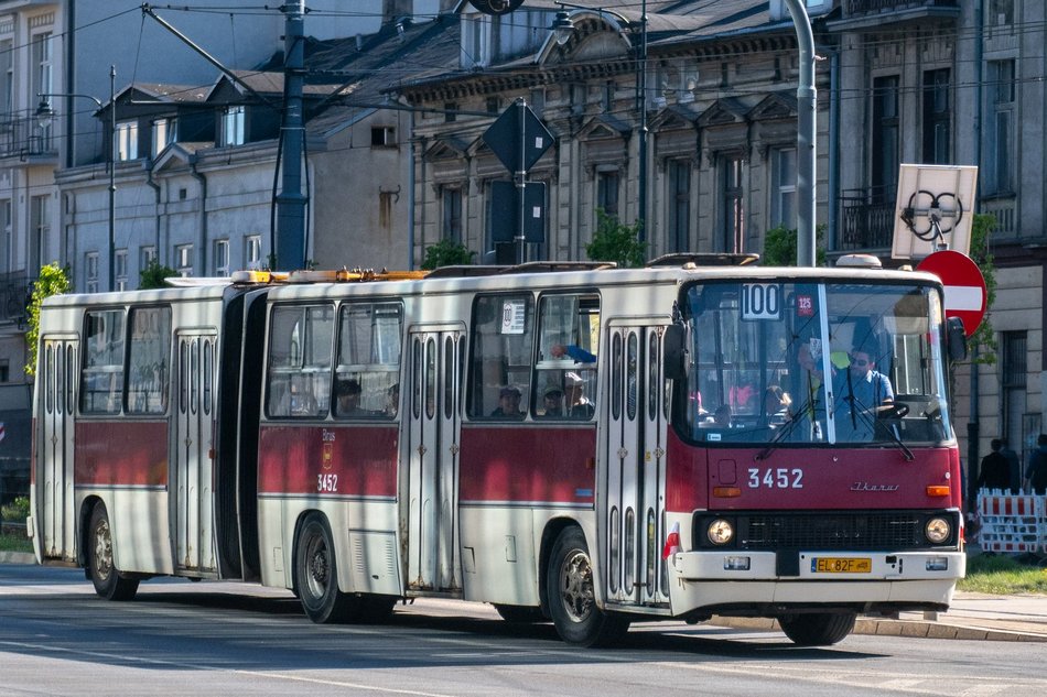 Łódź. Łódzkie Linie Turystyczne przyciągają tłumy. Kultowe pojazdy MPK Łódź znów hitem podróżnych!