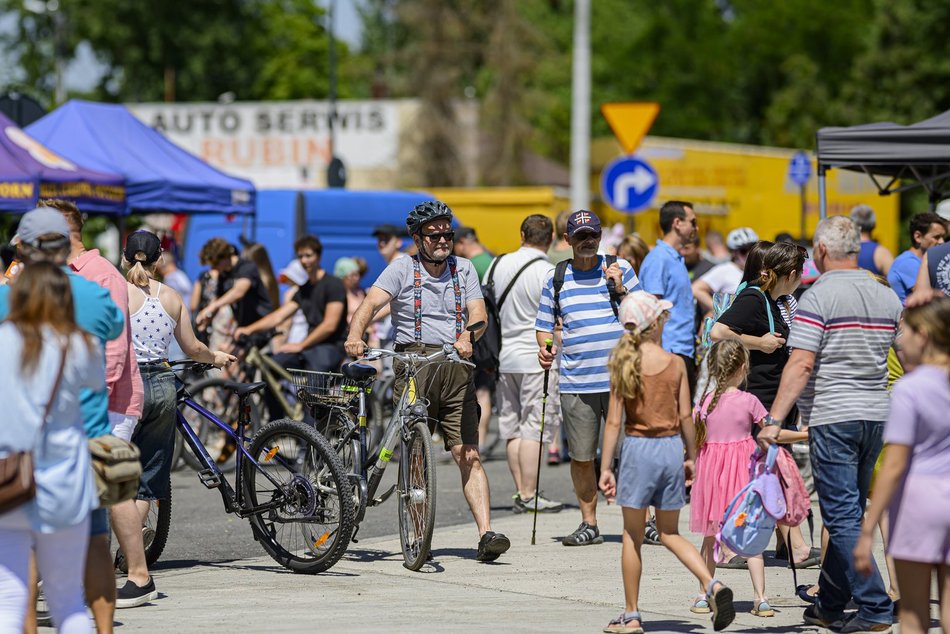 Łódź. Piknik otwarcia Szczecińskiej w Łodzi wielkim hitem. Tłumy łodzian bawią się świetnie