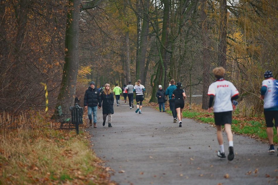 Łódź. Bieg Niepodległości w parku Julianowskim