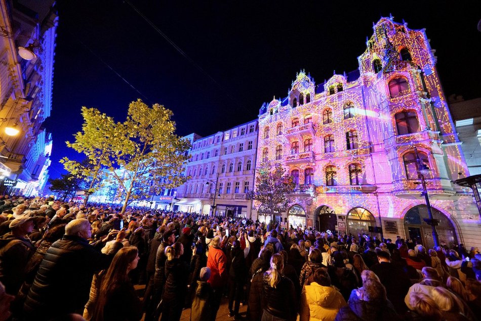 Łódź. Tłumy na Light Move Festival Łódź 2025! Mnóstwo pozytywnej energii!