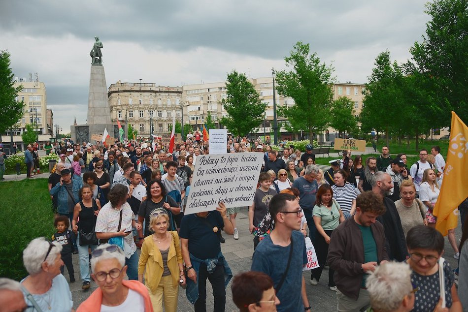 Łódź dla wszystkich! Piotrkowską przeszedł pokojowy spacer